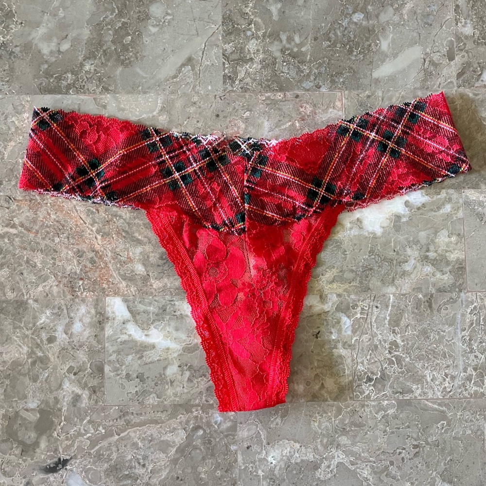 New Victoria’s Secret Holiday Red Plaid Lace Size Medium